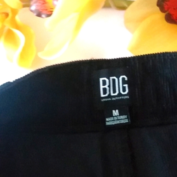 BDG URBAN OUTFITTERS BLACK CORDUROY BUTTON FRONT MINI SKIRT SIZE MEDIUM - Picture 6 of 9